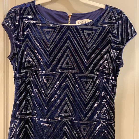 Eliza J blue sequined velvet dress - Picture 2 of 6